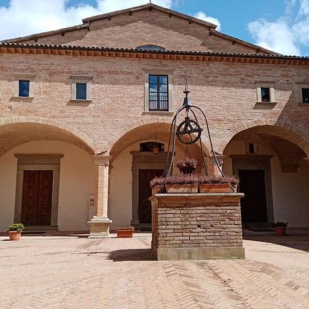 Apartmán La Dimora Di Pietra Gubbio Exteriér fotografie