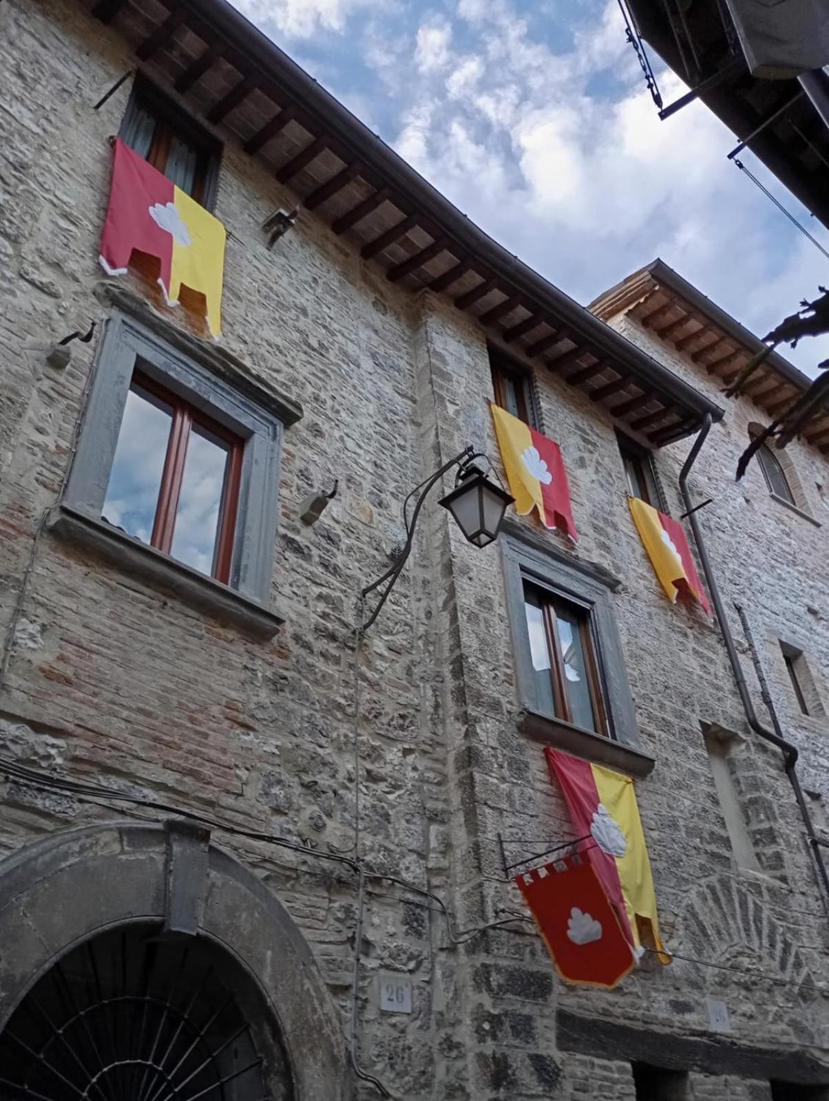 Apartmán La Dimora Di Pietra Gubbio Exteriér fotografie
