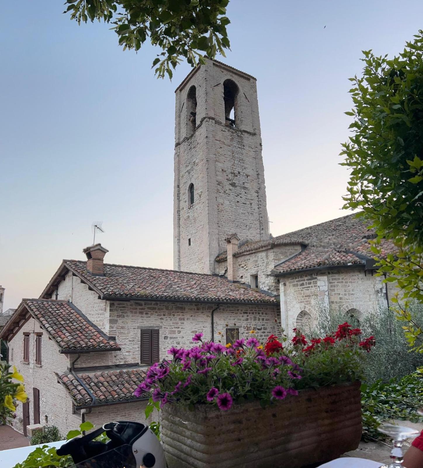 Apartmán La Dimora Di Pietra Gubbio Exteriér fotografie